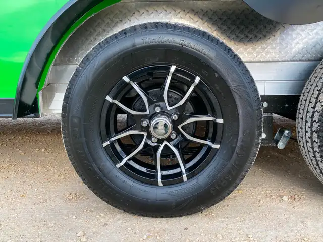 2026 AmeraLite 7.5' x 23' x 84" V-Nose Snowmobile Trailer in Cargo & Utility Trailers in Thunder Bay - Image 9