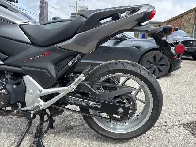 2016 Honda NC750X ~ HONDA NC750X ~ COOL BIKE ~ DUAL PURPOSE ~ in Street, Cruisers & Choppers in City of Toronto - Image 17