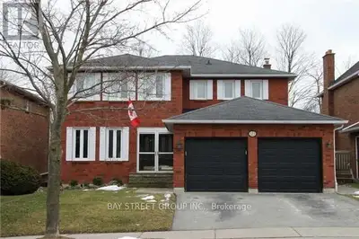 Updated & Renovated 4 Bedroom 4.5 Bath Home In Sought After Hills Of St Andrews Aurora. 16 X 32 Ingr...