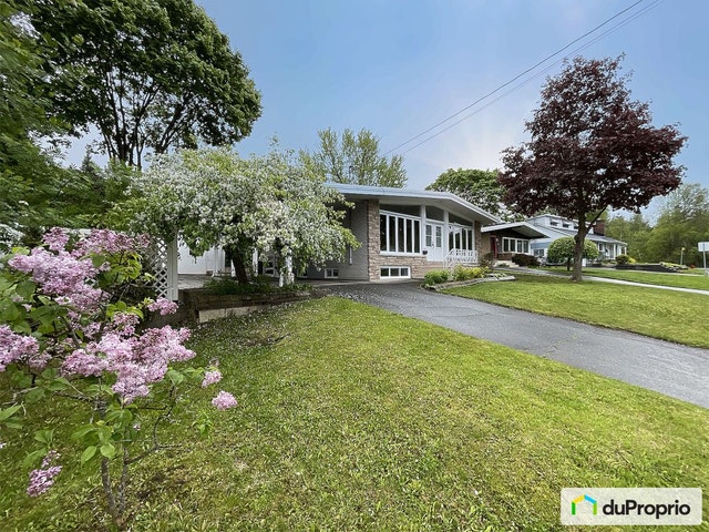 $469,000 - Bungalow for sale in Granby — photo 1