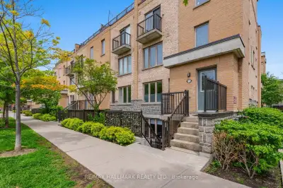 Price: $799,000 / $3,031/mo Welcome to this rare, two-storey end unit offering the perfect balance o...