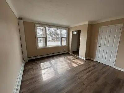702 Confederation St - 1 Bedroom