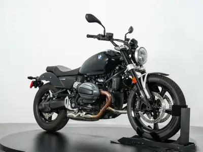 DEMO MODEL $2300 OFF!!! The R12 is a classic cruiser with modern tech including Cruise Control, LED...