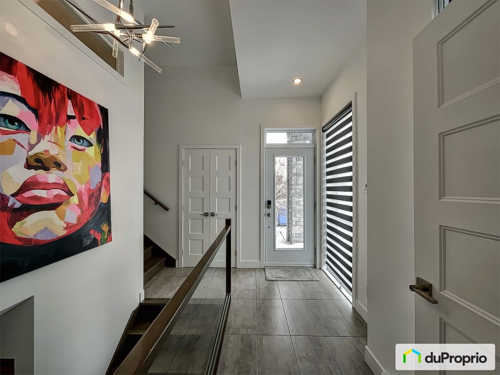 $689,000 - Split Level for sale in Granby — photo 2