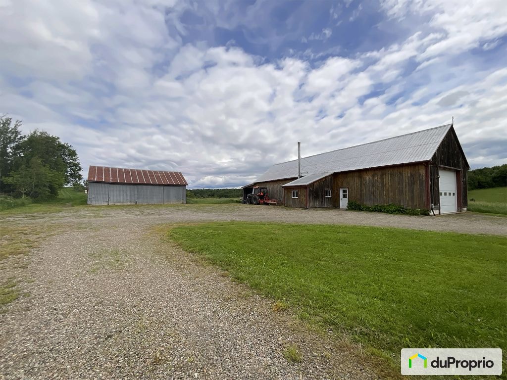 $2,100,000 - Taxes not included / lot included - Farm for sale — photo 2