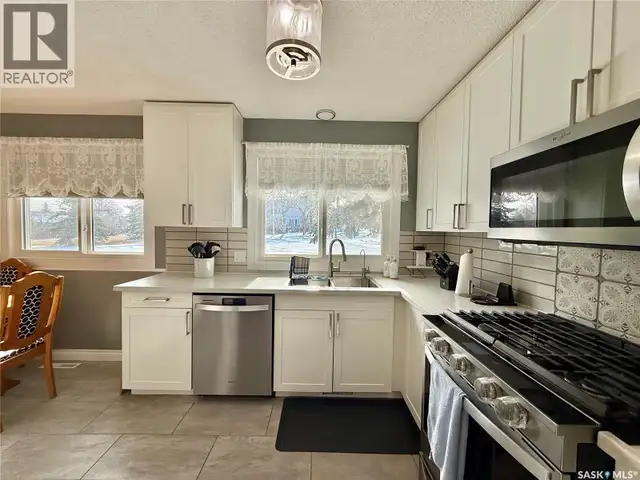 201 4th AVENUE SE Eston, Saskatchewan in Houses for Sale in Swift Current - Image 13