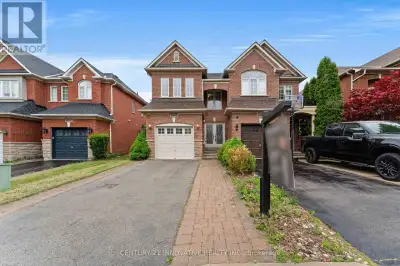 Welcome to 2442 Felhaber Crescent a stylish and meticulously maintained 3-bedroom, 4- bathroom home...
