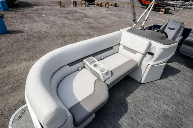 2023 Godfrey Sweetwater 2086 in Powerboats & Motorboats in Rimouski / Bas-St-Laurent - Image 28