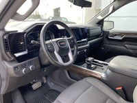 CLEAN CARFAX, Heated Front Seats, Back up Camera, Remote Starter, Front Bucket Seats, RARE STANDARD... (image 8)