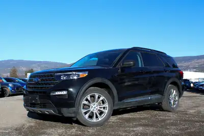 2022 Ford Explorer XLT | BC Registered | Roof Rails | Heated Seats | Back up Camera | Remote Start G...