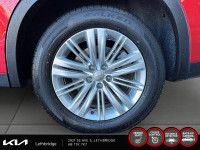 2024 Mitsubishi Outlander PHEV LE Experience the Mitsubishi Outlander PHEV LE with only 639 km on th... (image 7)