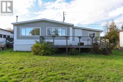 This 2 bed, 2 bath home has great ocean views, and is in a well-maintained 55+ community in one of C...