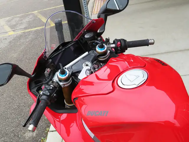 2025 Ducati Panigale V4 S Ducati Red in Sport Bikes in Cambridge - Image 14