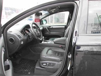 2014 Audi Q7 AWD with only 69,875km! Equipped with remote keyless entry, power windows, power locks,... (image 7)
