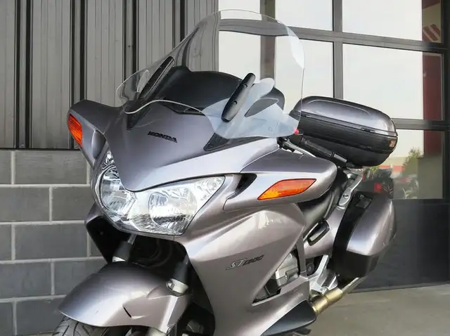 2003 Honda ST1300A ABS in Sport Touring in Cambridge - Image 10