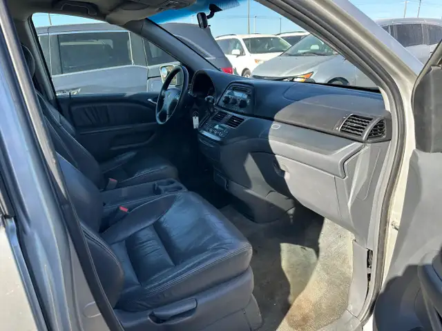 2005 Honda Odyssey EX-L: Leather*Sunroof* in Cars & Trucks in Calgary - Image 8