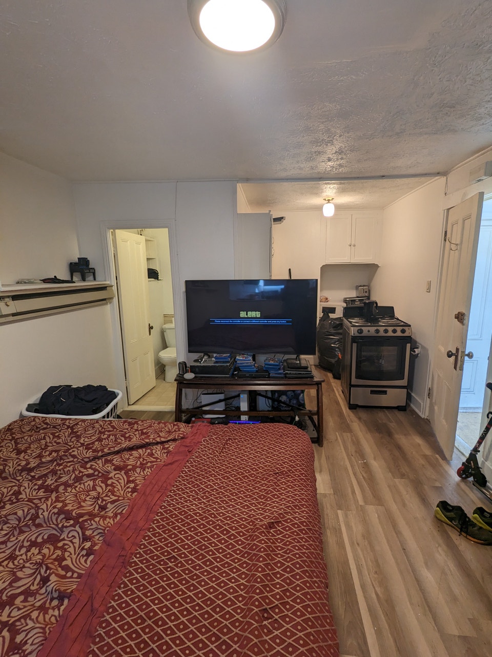 131 Duke St #1 - Studio Apartment Uptown, H+L inc 4