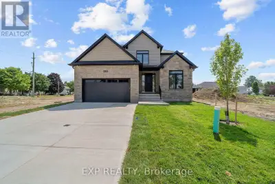 Welcome to the Victoria, a thoughtfully designed 2,370 sq ft two-storey home by Branch Homes offerin...