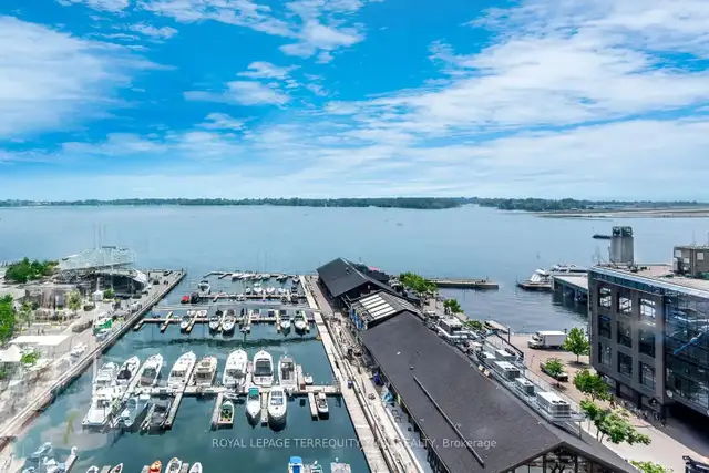 1+1 Bed Condo in Downtown Toronto - Pool & Parking!633623593872671222