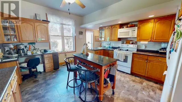 540 10TH AVENUE Hanover, Ontario in Houses for Sale in Owen Sound - Image 21