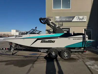 PRE-OWNED 2020 Malibu Wakesetter 21 MLX. Malibu Monsoon M5Di with 193 Hours. Tandem Axle Malibu Boat...