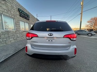 2014 KIA SORENTO LX AWD NO ACCIDENTS, NO CLAIMS WITH ALL SERVICES UP TO DATE QualiTee Motors offers... (image 5)