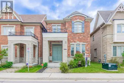 Beautiful Detached 3+1 Bdrm Home In 'Oak Knoll' Community Of Oak Ridges! Bright, Spacious Open Conce...