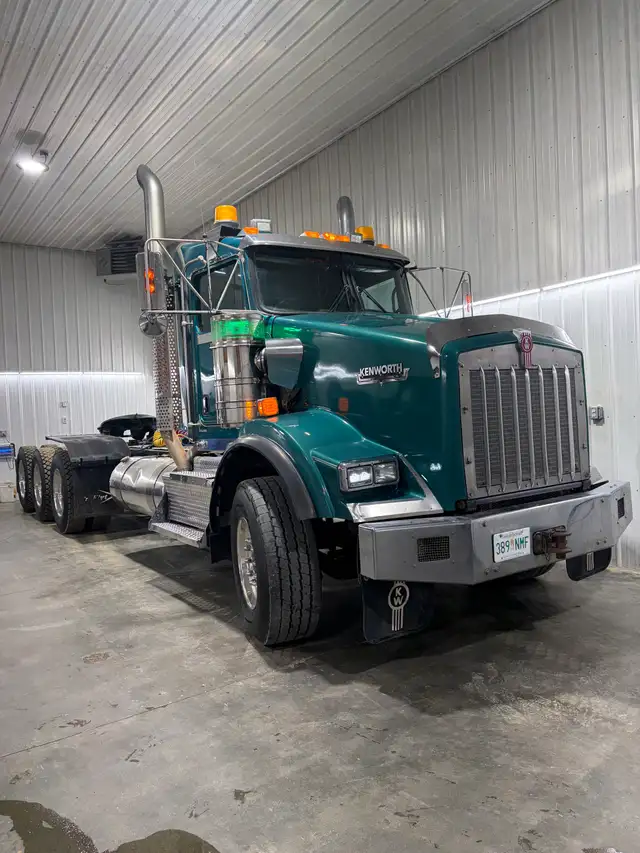 2017 Kenworth T800 Tridrive in Heavy Trucks in Prince Albert - Image 14