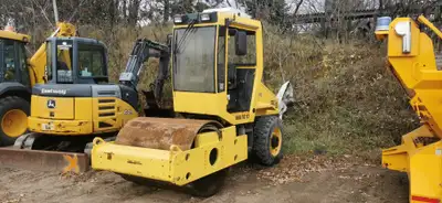 1439 hours, 56'' drum, enclosed cab, vibrator, Deutz engine, ac, good tires, nice condition, contact...