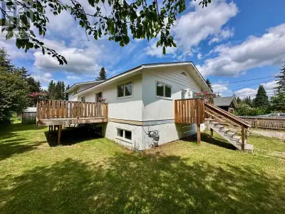 * PREC - Personal Real Estate Corporation. Spacious and updated, this 2900+ sq ft family home in Tel...