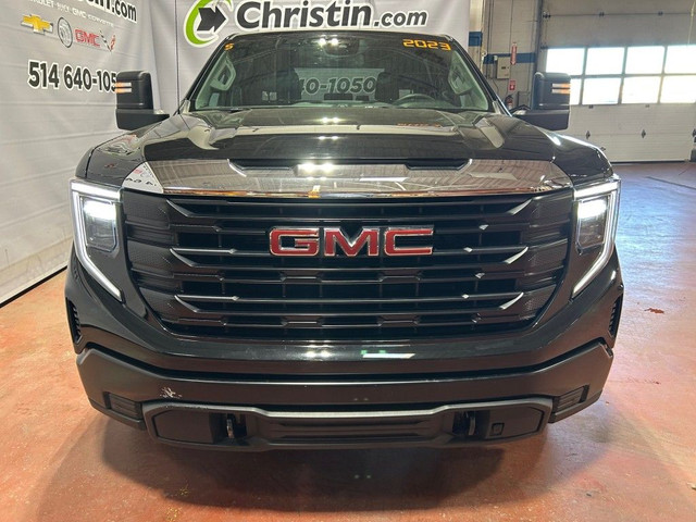 2023 GMC SIERRA 1500 CREW 5.3L V8 4X4 X31 TOUT TERRAIN GRP REMOU dans Autos et camions  à Ville de Montréal - Image 2