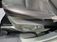 Experience the perfect blend of efficiency, technology, and comfort with the 2022 Ford Escape SEL Pl... (image 8)