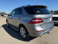 PLEASE NOTE: Any finance deals will have a $1,000 finance fee added to the sales price. 2013 Mercede... (image 4)