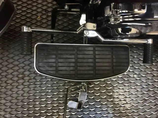 2001 Harley-Davidson FLSTC-Heritage Softail Classic in Street, Cruisers & Choppers in City of Toronto - Image 5