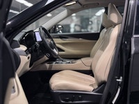 The 2024 INFINITI QX60 LUXE is the volume-leader of the Canadian lineup, striking a balance between... (image 8)