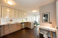 Live well at Main Square Apartments; perfectly located at Danforth and Main, surrounded by convenien... (image 5)