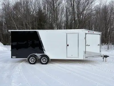 Remorque motoneige neuve aluminium fabriquer au Canada 7' x 23' avec V-nose de 5' avec rampe 2 essie...
