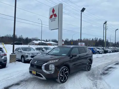 4 cyl, 2.5L, 4x4, traction control, active stability control, abs, sunroof, power windows & locks, a...