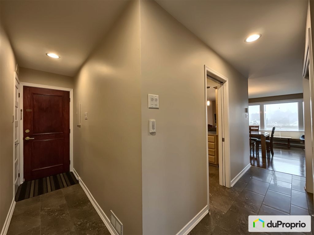 $432,000 - Condominium for sale in Longueuil (Vieux-Longueuil) — photo 3