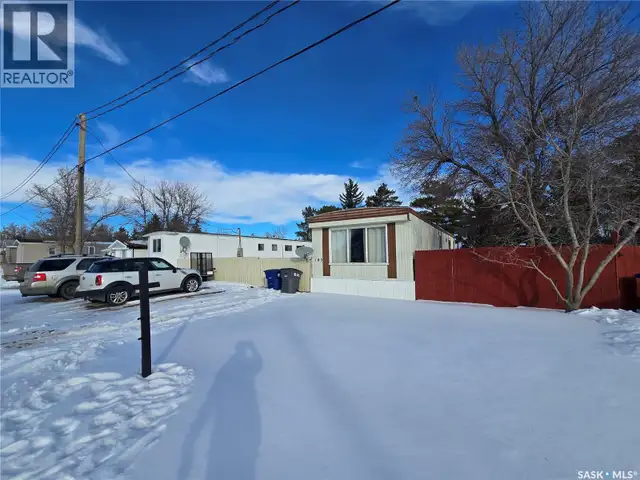 105 Larch STREET Caronport, Saskatchewan in Houses for Sale in Moose Jaw - Image 3