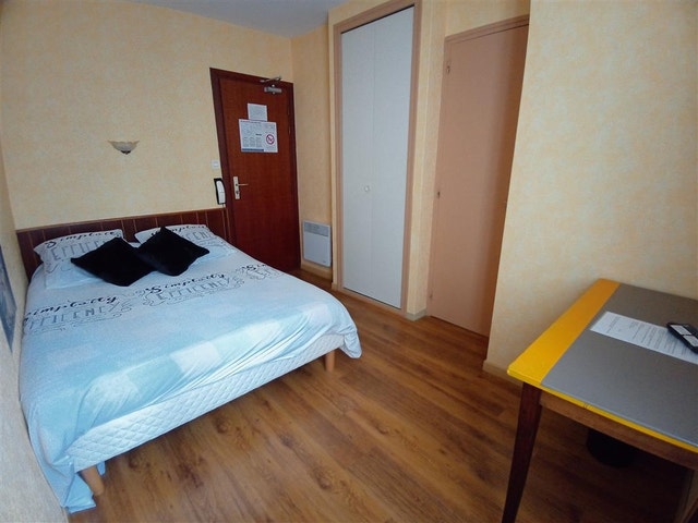 2 et demi  style loft  meuble    tout inclus    disponible — photo 3