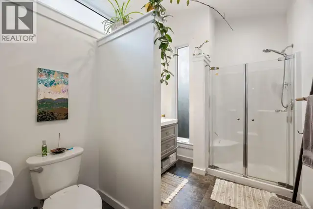 3328 Third St Cumberland, British Columbia in Houses for Sale in Comox / Courtenay / Cumberland - Image 12