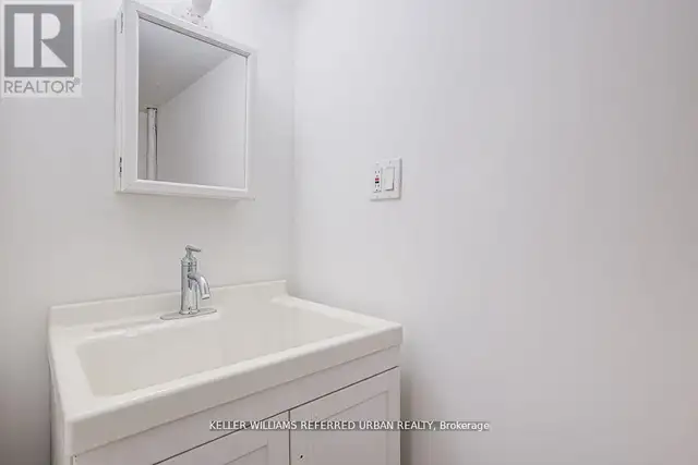 499 DANFORTH AVENUE Toronto (North Riverdale), Ontario in Commercial & Office Space for Rent in City of Toronto - Image 12
