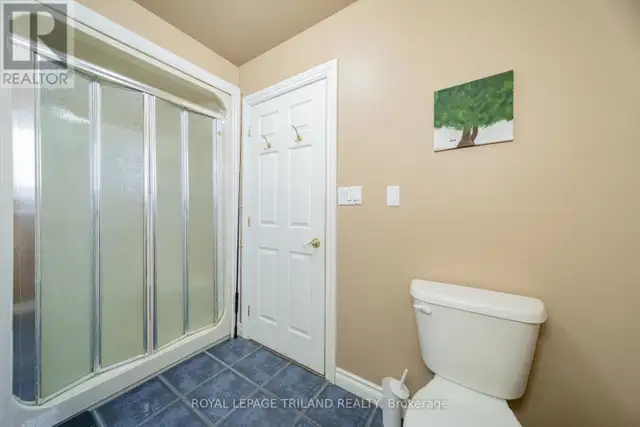 10234 JULIE AVENUE Lambton Shores (Grand Bend), Ontario in Houses for Sale in Grand Bend - Image 32