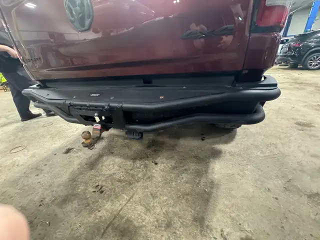 2022 DODGE RAM PARTS TIRES/RIMS BUMPERS  BOX RACK TONNEAU in Auto Body Parts in St. Catharines - Image 9