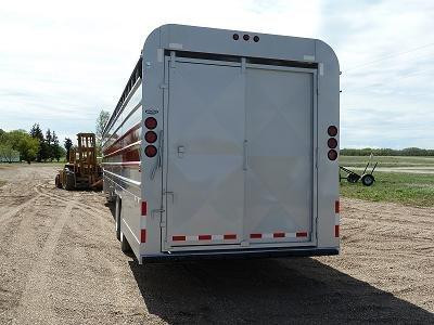 Blue Hills   custom quality livestock trailers  and repairs in Farming Equipment in Brandon - Image 4