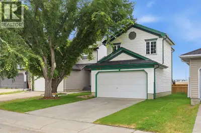 Over $40,000 in Recent Upgrades. New Roof, New Appliances, New Sod, and More.This detached home in H...