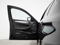 This 2017 BMW 5 Series 530i xDrive is a Canadian vehicle and it is a sophisticated luxury sedan that... (image 8)