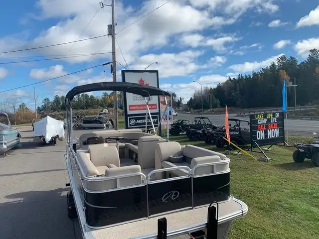 2019 Avalon Venture w/50HP Yamaha includes trailer! in Sport Touring in Sault Ste. Marie - Image 12