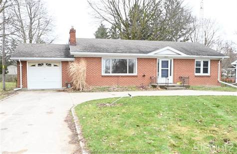 Freehold in Houses for Sale in Chatham-Kent